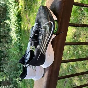 Nike Men's Air Zoom Tempo Next% Flyknit Shoes